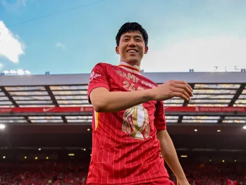 Liverpool sắp tái thiết đội hình, Endo khẳng định khát khao