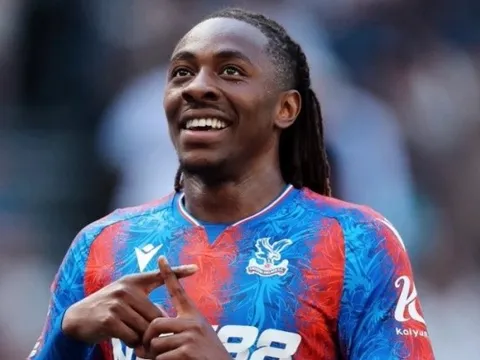 Eze vượt nghịch cảnh giúp Palace đánh bại Man City
