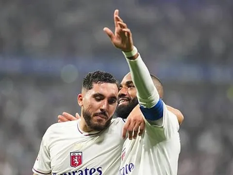 Rayan Cherki mở đường rời Lyon, nhiều ông lớn Premier League vào cuộc
