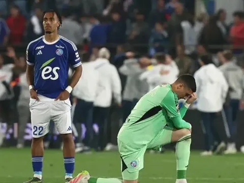 Thủ môn cho mượn của Chelsea được bầu là cầu thủ xuất sắc nhất Strasbourg