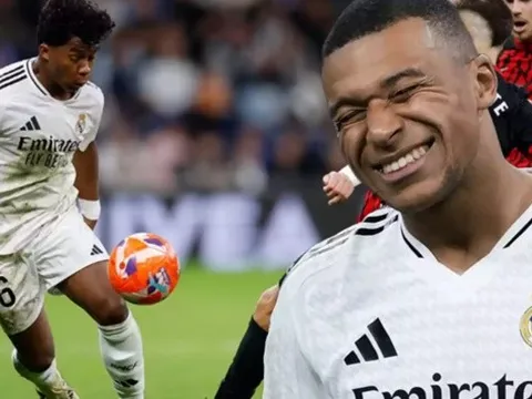 Mbappe nhắn Endrick đừng sợ dứt điểm, gây sốt mạng xã hội