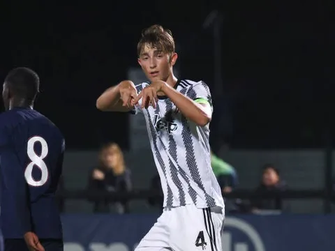Tại sao Juventus lại từ bỏ Dean Huijsen?