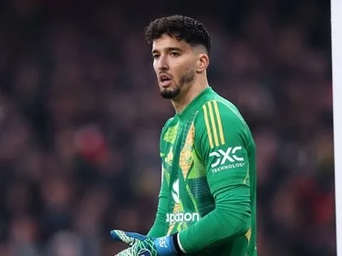 Bayindir tìm đường rời Old Trafford, Besiktas gửi đề nghị khiến MU cân nhắc