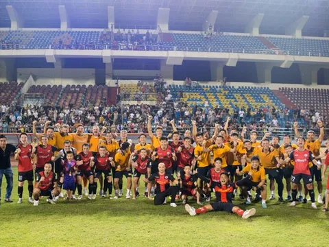 Ninh Bình bất bại lên V.League, thưởng lớn chờ đón