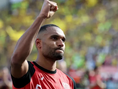 Vì sao Barcelona tụt lại phía sau Bayern Munich trong cuộc đua chiêu mộ Jonathan Tah?