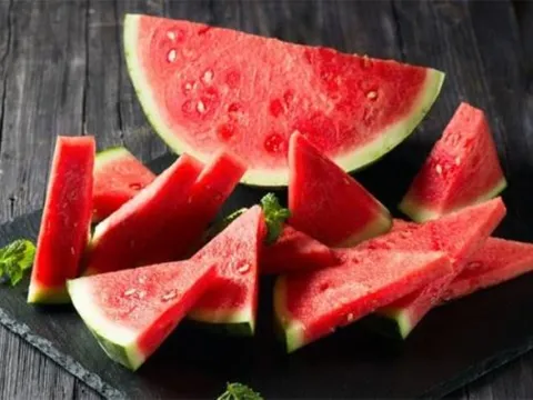 4 lưu ý cần tránh khi ăn loại quả được xem là món "khoái khẩu" của mùa nè