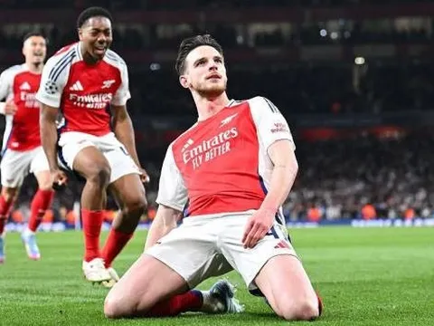 Jamie Carragher vinh danh 2 cầu thủ Arsenal trong đội hình tiêu biểu
