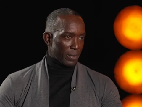 Dwight Yorke tin Nunez sẽ tỏa sáng nếu gia nhập MU