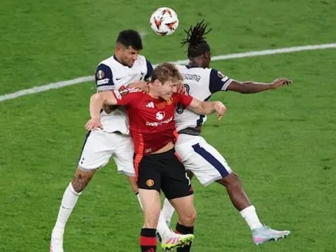Tottenham vô địch nhờ hàng thủ thép của Postecoglou
