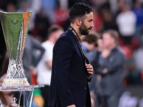 Những quyết định gây tranh cãi của Amorim ở chung kết Europa League