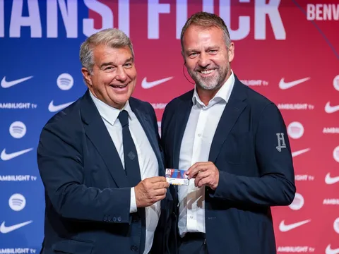 Joan Laporta đưa thông điệp mạnh mẽ sau khi Flick gia hạn hợp đồng