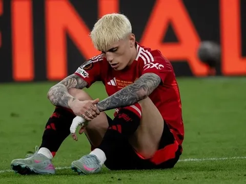 Mối quan hệ căng thẳng với Amorim đẩy Garnacho gần cửa rời Man Utd