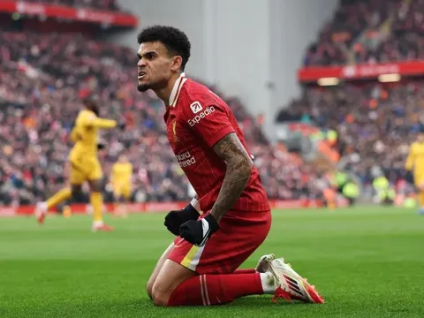 Deco hé lộ mối quan tâm từ Barcelona đến Luis Diaz của Liverpool