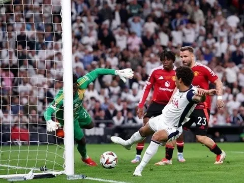 Man Utd thất bại ở chung kết Europa League: Nội bộ căng thẳng và áp lực