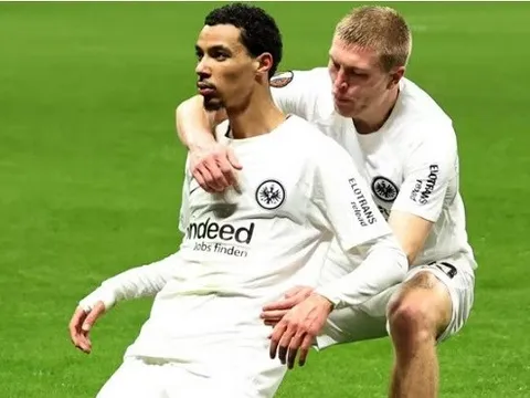So kè Ekitike và Sesko: Vì sao Arsenal nghiêng về “Mbappe mới”?
