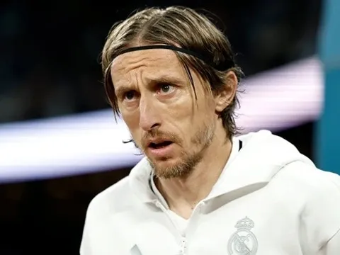 Modric chấp nhận mọi điều kiện, Real Madrid vẫn từ chối gia hạn