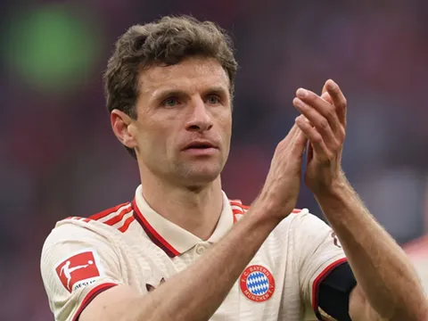 Muller đánh giá Ribery hay hơn huyền thoại Man Utd