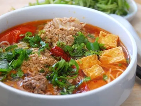 Cách nấu bún riêu cua ngon chuẩn vị: Ăn một lần nhớ mãi