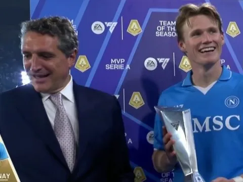 McTominay bật khóc, Inter chúc mừng Napoli