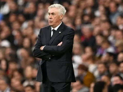 Ancelotti được vinh danh tại Bernabeu trước ngày rời Real