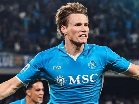 Napoli vô địch Serie A, McTominay cùng đồng đội được thưởng hậu hĩnh