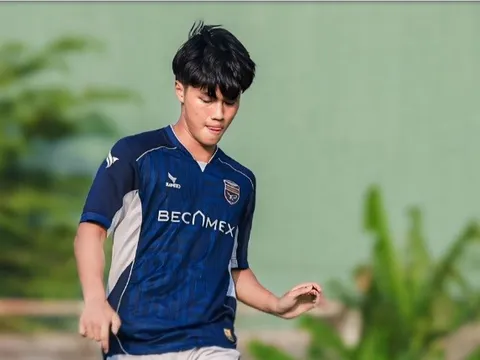 Tiến Linh im tiếng, Bình Dương tìm thấy 'viên ngọc thô' mang tên Hoài Phong