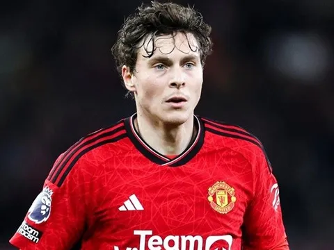 Lindelof chia tay Man United sau 8 năm gắn bó