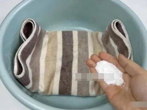 Khăn tắm bị ố vàng và cứng sau thời gian dài? Bí quyết thêm thứ này để giúp khăn như mới ngay lập tức