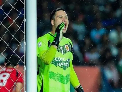 Nguyễn Filip nhắn nhủ người hâm mộ trước thềm derby Thủ đô