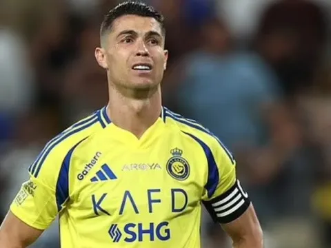 Ronaldo bất ngờ úp mở chia tay Al Nassr sau mùa giải trắng tay