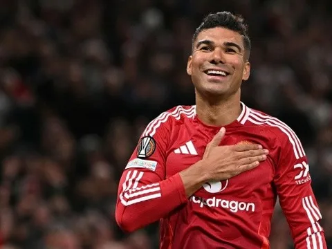 Casemiro và cú rống kiêu hãnh cuối mùa khiến MU khó xử