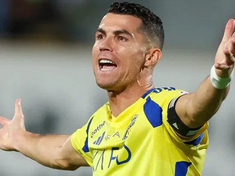 Ronaldo phẫn nộ khi lỡ AFC Champions League