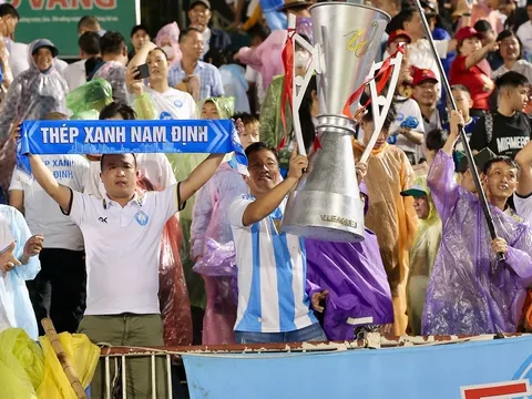 CĐV Nam Định phấn khích, nghĩ đến ngôi vô địch sau chiến thắng trước SLNA