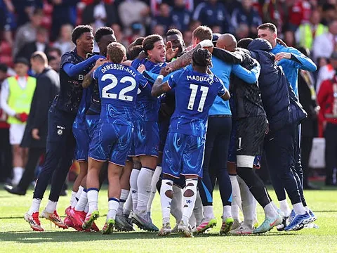 Chelsea vào top 4: Thành công gây tranh cãi của đội bóng không được yêu mến