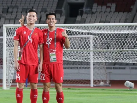 Chuẩn bị đấu MU, Tiến Linh có lời nhờ vả đặc biệt đến Hoàng Đức