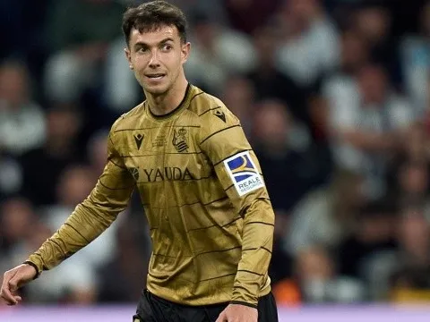 Zubimendi tạm hoãn gia nhập Arsenal, chờ tín hiệu của Real Madrid