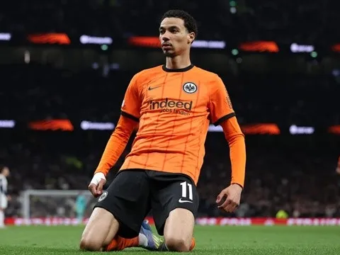Slot đồng ý, Liverpool theo đuổi Ekitike dù bị hét giá 100 triệu euro