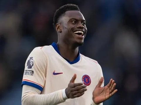 Marseille quan tâm Benoit Badiashile