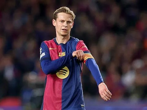 Gió đổi chiều với Frenkie de Jong tại Barcelona