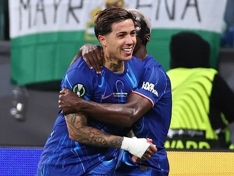 Chelsea ngược dòng hạ Betis, làm nên lịch sử với cú ăn 4 cúp châu Âu