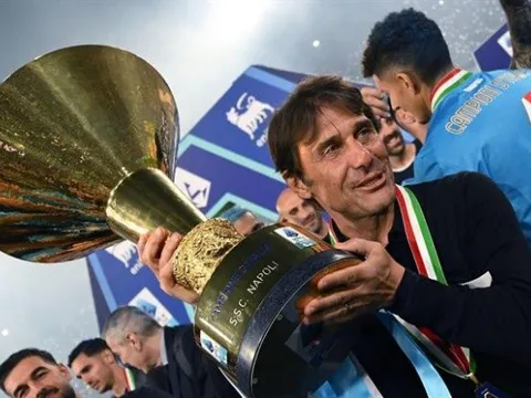 Napoli đừng để Conte rời đi lúc này