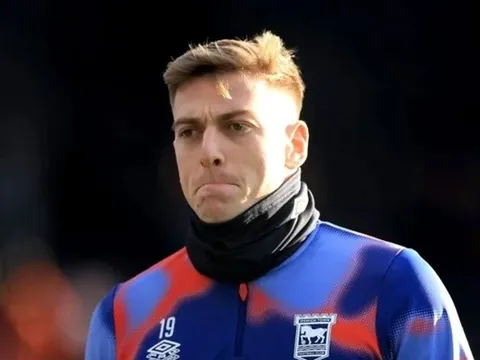 Chelsea chọn Liam Delap – Đòn bẩy mới cho hàng công tương lai