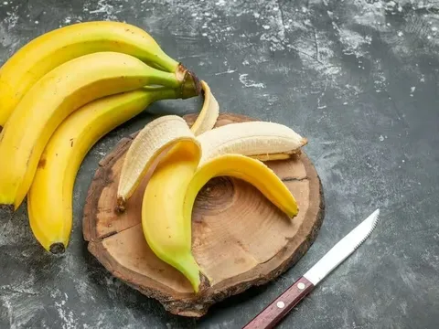 Mẹo bảo quản chuối chín tươi lâu không bị thâm đen cực đơn giản mà ít ai biết