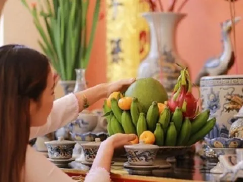 4 cúng xong phải hạ xuống ngay, để lâu mất lộc: Là thứ gì?