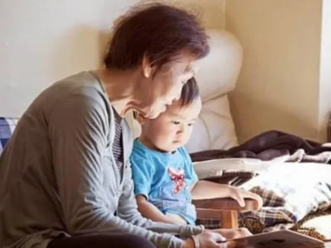 Kiểu bất hiếu mới đang lan rộng: Đau lòng hơn ăn bám cha mẹ, người trẻ lại xem nhẹ