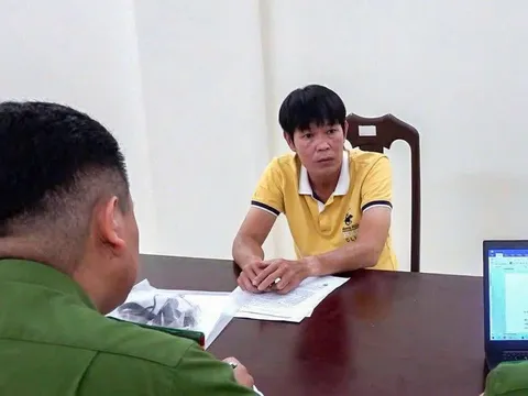 Cựu vua phá lưới V-League cùng HLV Nguyễn Tý bị bắt do tham ô tiền công