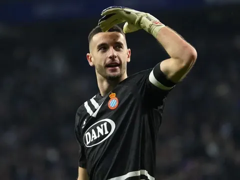 Barcelona sắp hoàn tất thỏa thuận với thủ môn Joan Garcia