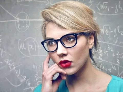 Các cụ dạy: Người khôn ngoan có 3 chuyện luôn dửng dưng, im lặng, phúc lộc sẽ đến nhà