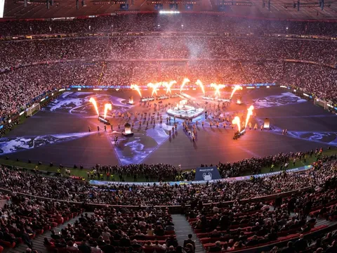 Van Basten gọi màn biểu diễn trước chung kết Champions League là "nỗi nhục"