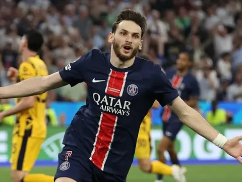 Khvicha Kvaratskhelia: "Gia nhập PSG là lựa chọn đúng đắn"